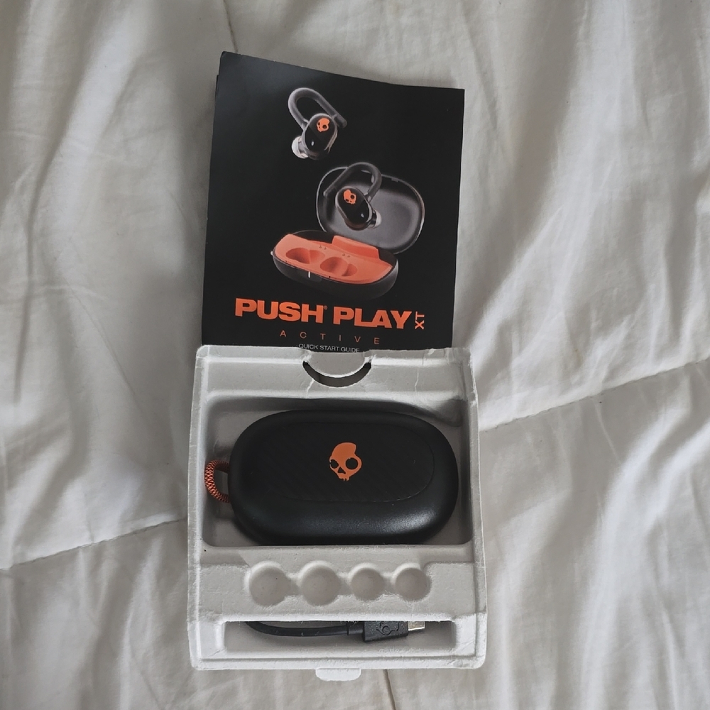BRAND NEW Skullcandy Push Play XT Active Earbuds - Black and Orange